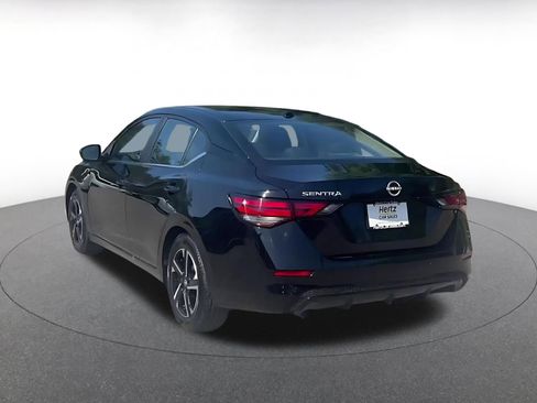 Used 2025 Nissan Sentra SV FWD image 10