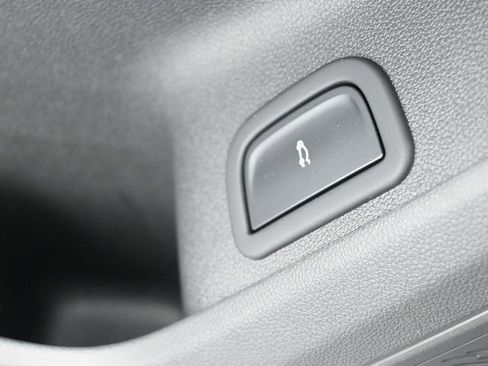 New 2026 Chevrolet Traverse LT w/ LPO, Floor Liner Package image 38