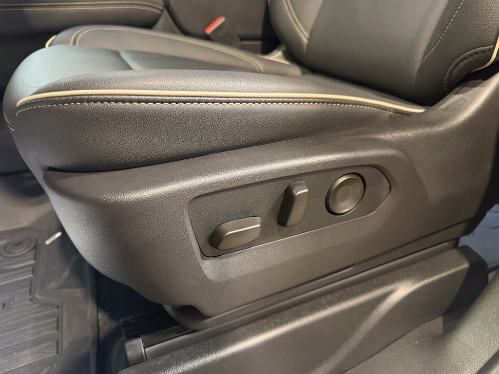 Used 2026 GMC Yukon Elevation w/ Elevation Premium Package RWD image 15