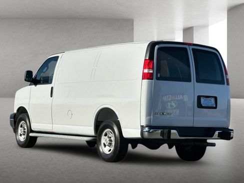 Used 2025 Chevrolet Express 2500 w/ Driver Convenience Package RWD image 6