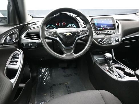 Used 2022 Chevrolet Malibu LT FWD image 11