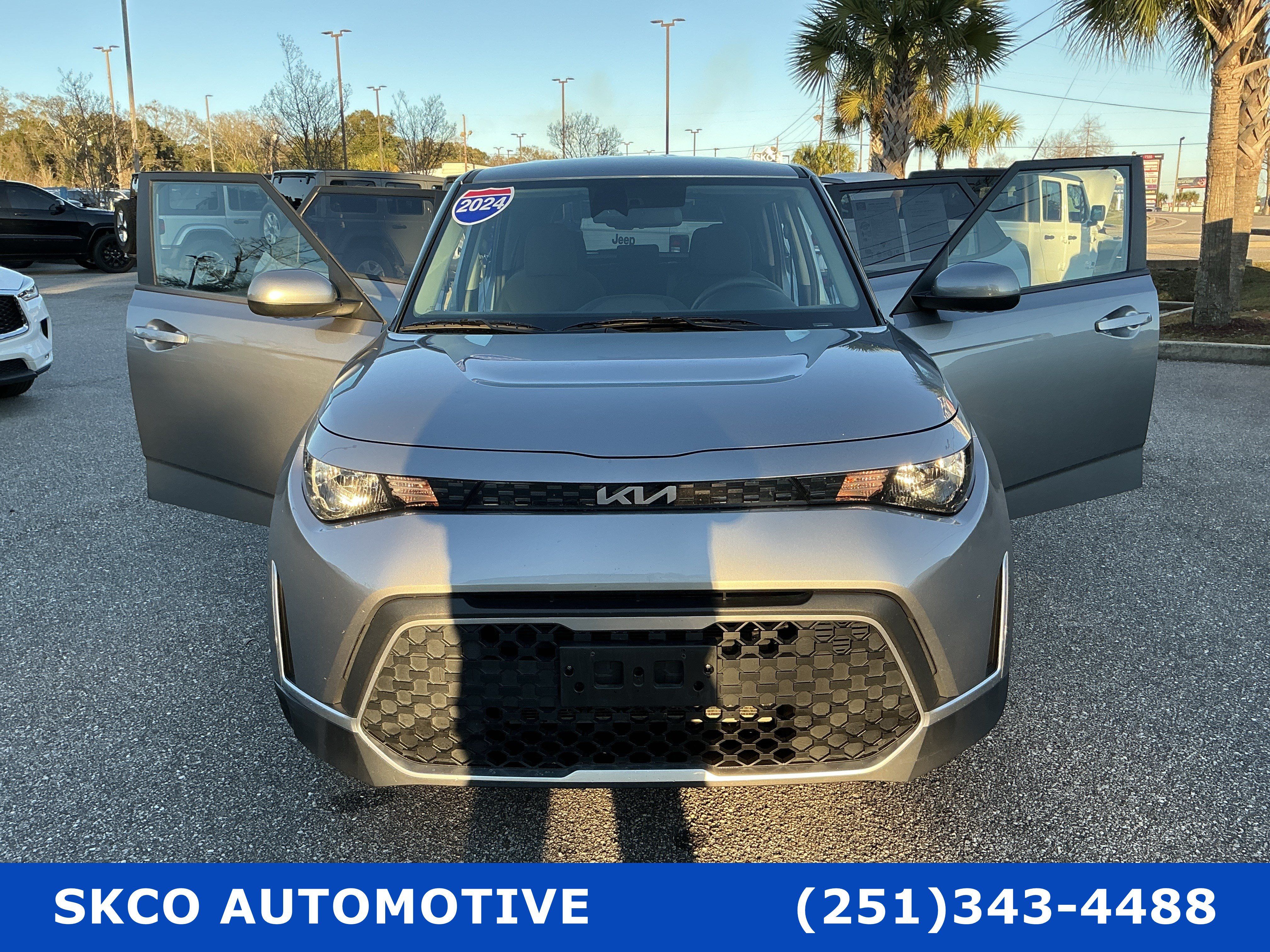 Used 2024 Kia Soul LX w/ Option Group 015 FWD image 30