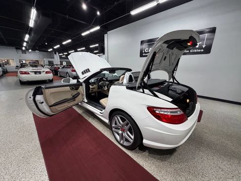 Used 2016 Mercedes-Benz SLK 350 image 45