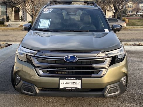 Used 2025 Subaru Forester Limited image 9