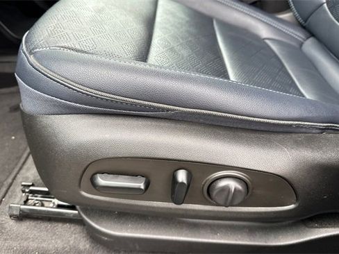 Used 2022 Chevrolet Bolt EUV LT w/ Convenience Package image 13