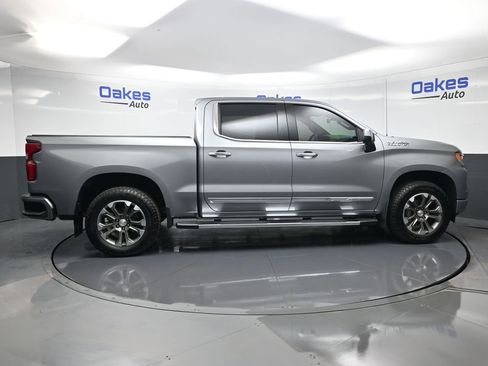 Used 2025 Chevrolet Silverado 1500 High Country w/ Technology Package AWD/4WD image 9