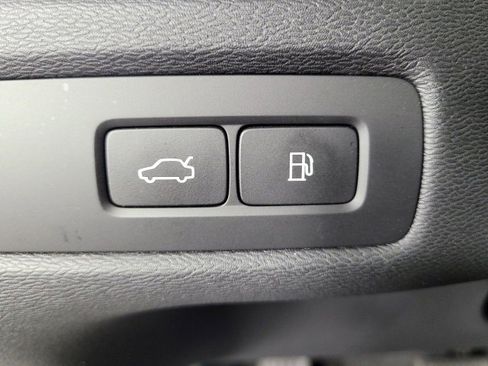 Used 2023 Volvo XC60 T8 Plus w/ Climate Package image 29