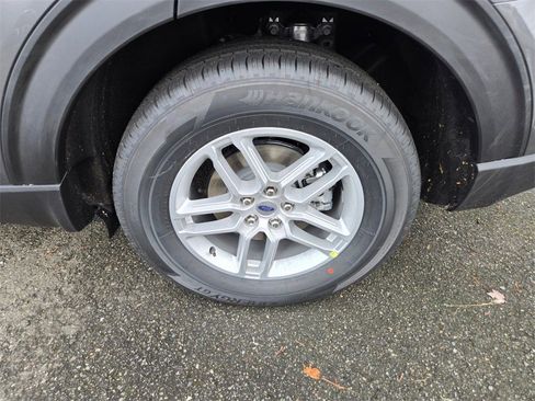 New 2026 Ford Explorer Active image 9