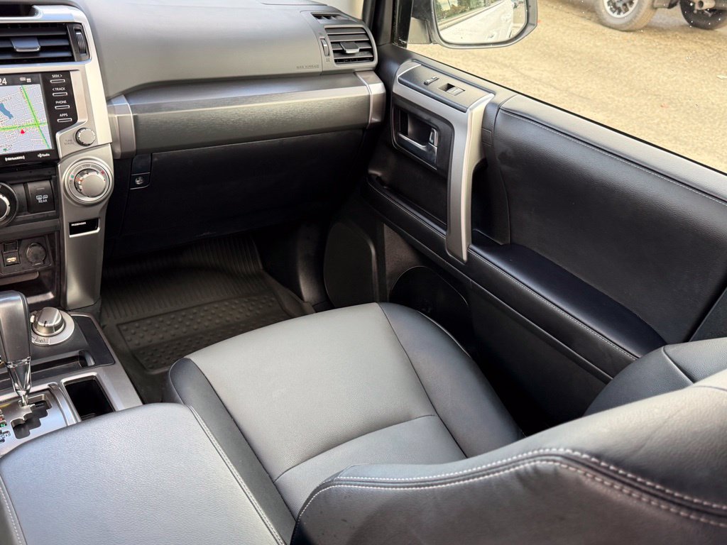 Used 2023 Toyota 4Runner SR5 Premium w/ Moonroof Package AWD/4WD image 19