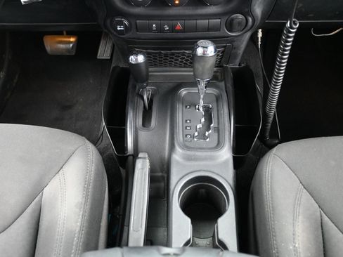 Used 2016 Jeep Wrangler Unlimited Sport w/ Connectivity Group AWD/4WD image 18