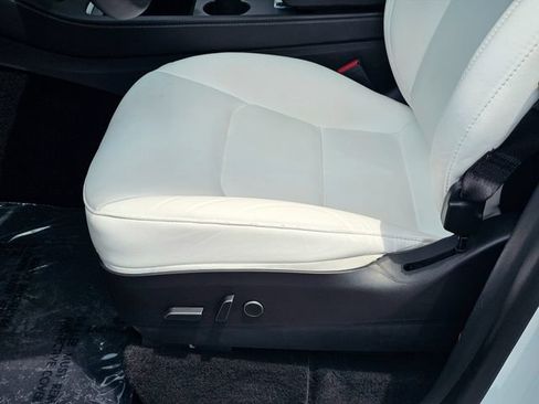Used 2022 Tesla Model Y Performance AWD/4WD image 18