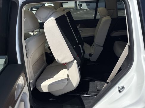 New 2026 Mercedes-Benz GLS 450 4MATIC image 15