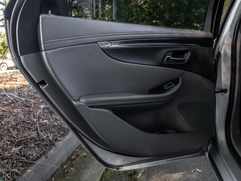 Used 2018 Chevrolet Impala Premier FWD image 32