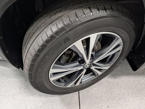 Used 2017 Nissan Rogue SL w/ SL Premium Package AWD/4WD image 9