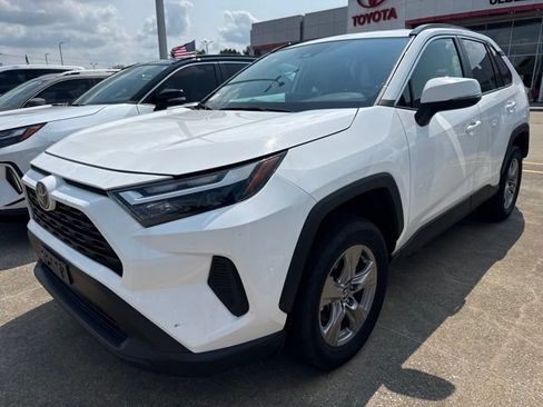 Used 2025 Toyota RAV4 XLE AWD/4WD image 1