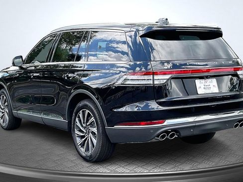 New 2026 Lincoln Aviator AWD image 3