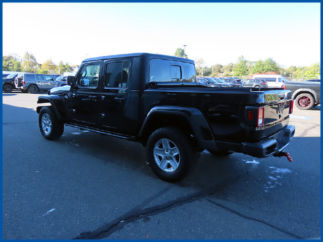 Certified 2022 Jeep Gladiator Sport AWD/4WD image 5