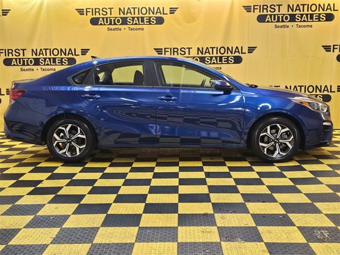 Used 2021 Kia Forte LXS image 2