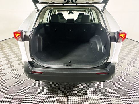 Used 2025 Toyota RAV4 XLE w/ Convenience Package FWD image 31