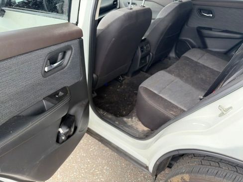 Used 2023 Nissan Rogue SV AWD/4WD image 6
