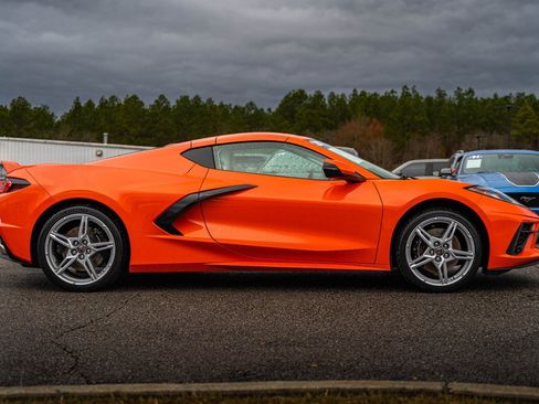 Used 2020 Chevrolet Corvette Stingray Premium Cpe w/ 3LT Preferred Equipment Group image 8