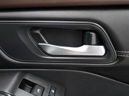 Used 2023 Nissan Rogue SV w/ SV Premium B Package image 72