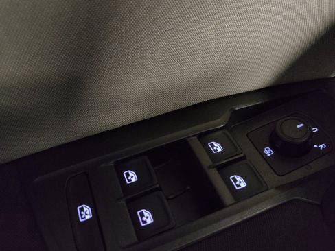 Used 2020 Volkswagen Tiguan S FWD image 27