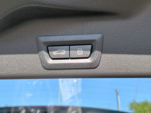 Used 2026 BMW X5 xDrive50e w/ M Sport Package AWD/4WD image 38