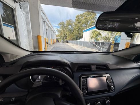 Used 2025 Nissan Versa SV image 33