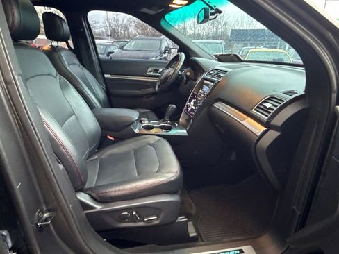 Used 2016 Ford Explorer Sport image 17