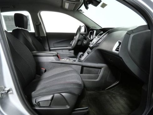 Used 2017 Chevrolet Equinox LS FWD image 10