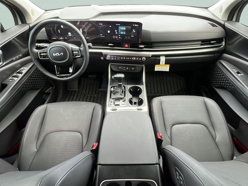 Used 2025 Kia Carnival SX Prestige FWD image 11