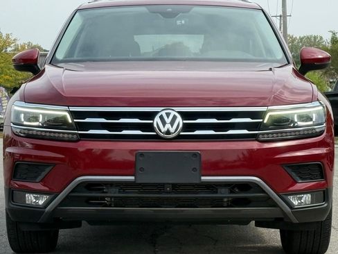 Used 2018 Volkswagen Tiguan SEL Premium image 9