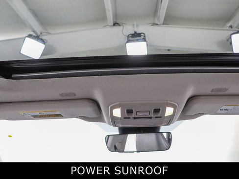 Used 2023 Toyota Highlander XLE image 21