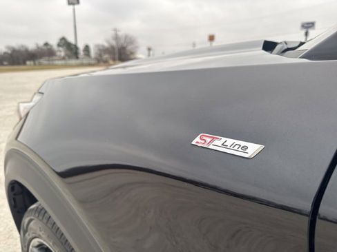 Used 2025 Ford Explorer ST-Line w/ ST-Line Street Pack image 9