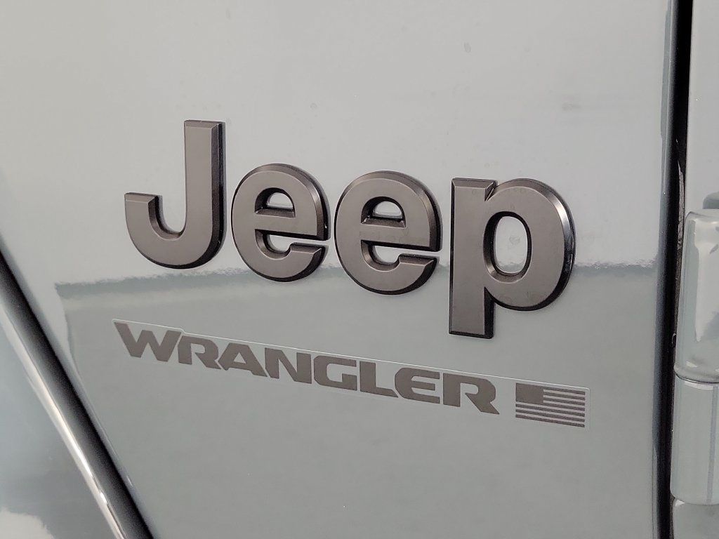 Used 2026 Jeep Wrangler Unlimited Sahara AWD/4WD image 8