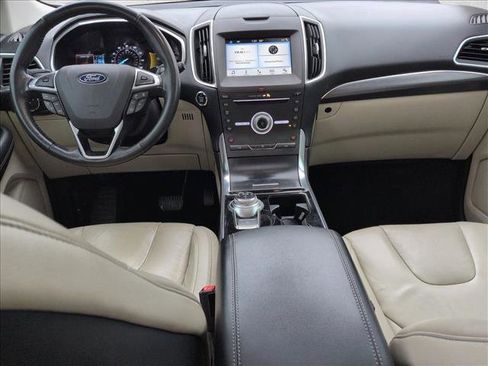 Used 2019 Ford Edge Titanium image 18