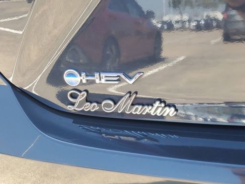 Used 2025 Toyota Camry SE image 5