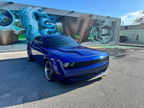 Used 2018 Dodge Challenger R/T Scat Pack w/ Leather Interior Group RWD image 3