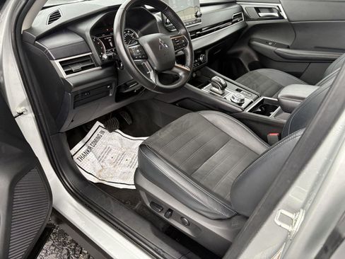 Used 2024 Mitsubishi Outlander SE image 15