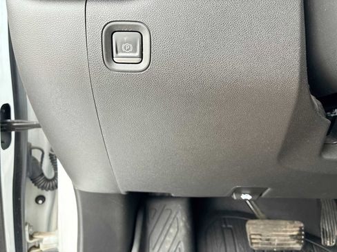 Certified 2020 GMC Sierra 1500 SLT w/ SLT Premium Package image 17