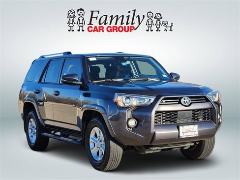 Used 2023 Toyota 4Runner SR5 Premium w/ Moonroof Package image 2