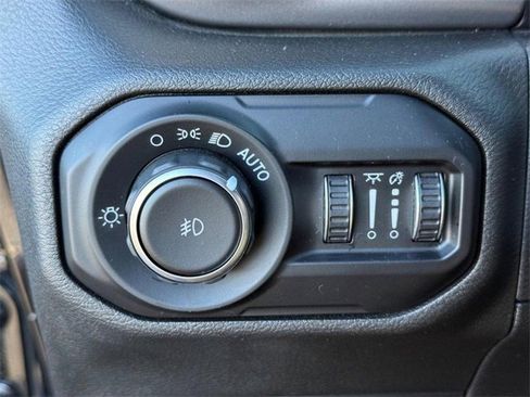 Certified 2021 Jeep Wrangler Willys image 28