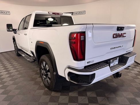 Used 2024 GMC Sierra 2500 Denali AWD/4WD image 4