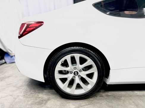 Used 2016 Hyundai Genesis 3.8 image 11