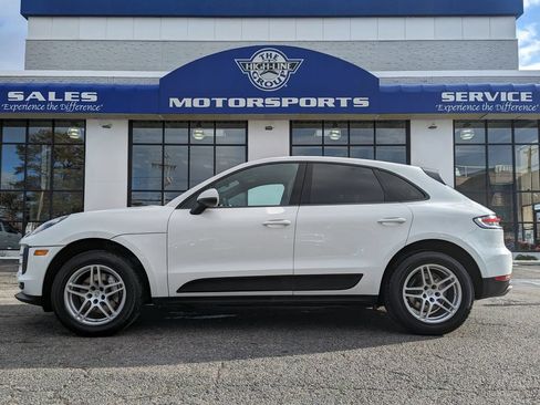 Used 2020 Porsche Macan AWD/4WD image 1