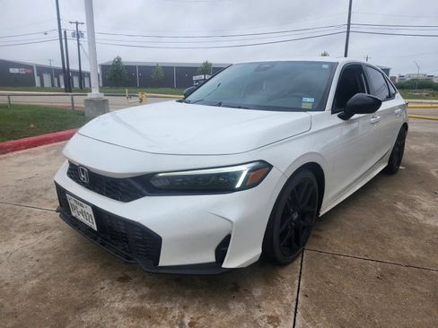 Used 2025 Honda Civic Sport image 4