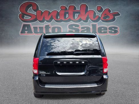 Used 2018 Dodge Grand Caravan SE FWD image 5
