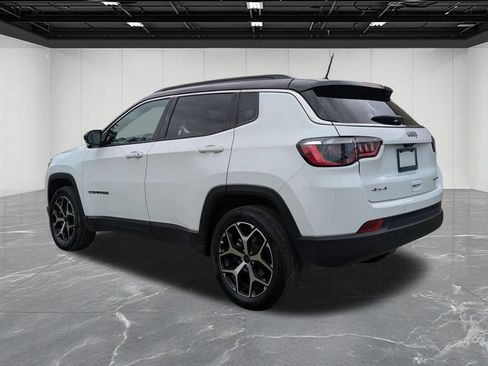 Used 2025 Jeep Compass Limited AWD/4WD image 3