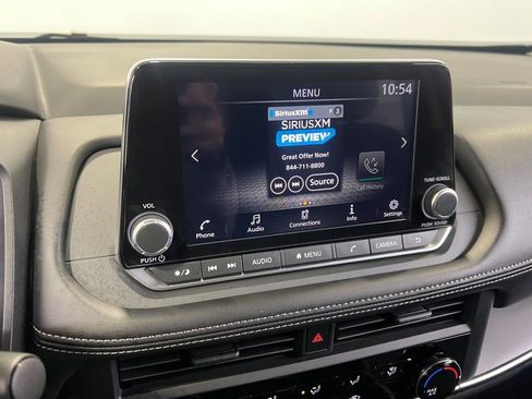 Used 2025 Nissan Rogue S image 35